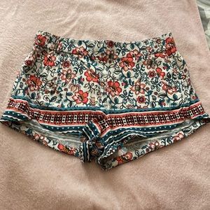 Super cute like new express shorts size S